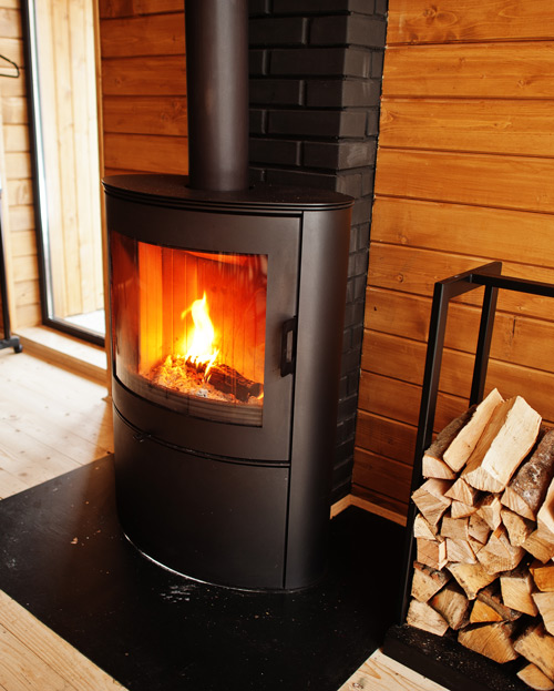 https://valencia-renovation.fr/wp-content/uploads/2025/05/poele-a-bois-dans-les-Vosges.jpg